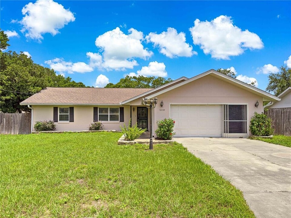 10739 SE 44th Terrace in Belleview, FL - Building Photo