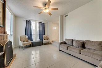 7135 Fair Oaks Ave in Dallas, TX - Building Photo - Building Photo