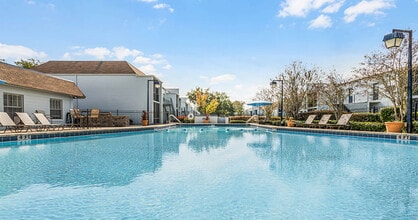 Fountain Square Apartments in Lakeland, FL - Building Photo - Building Photo