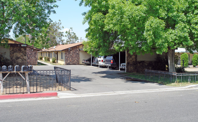 169 N Mayflower St in Hemet, CA - Building Photo - Building Photo