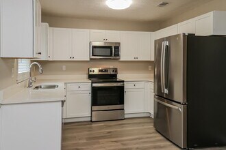 4624 N View Rd NW in Kennesaw, GA - Building Photo - Building Photo