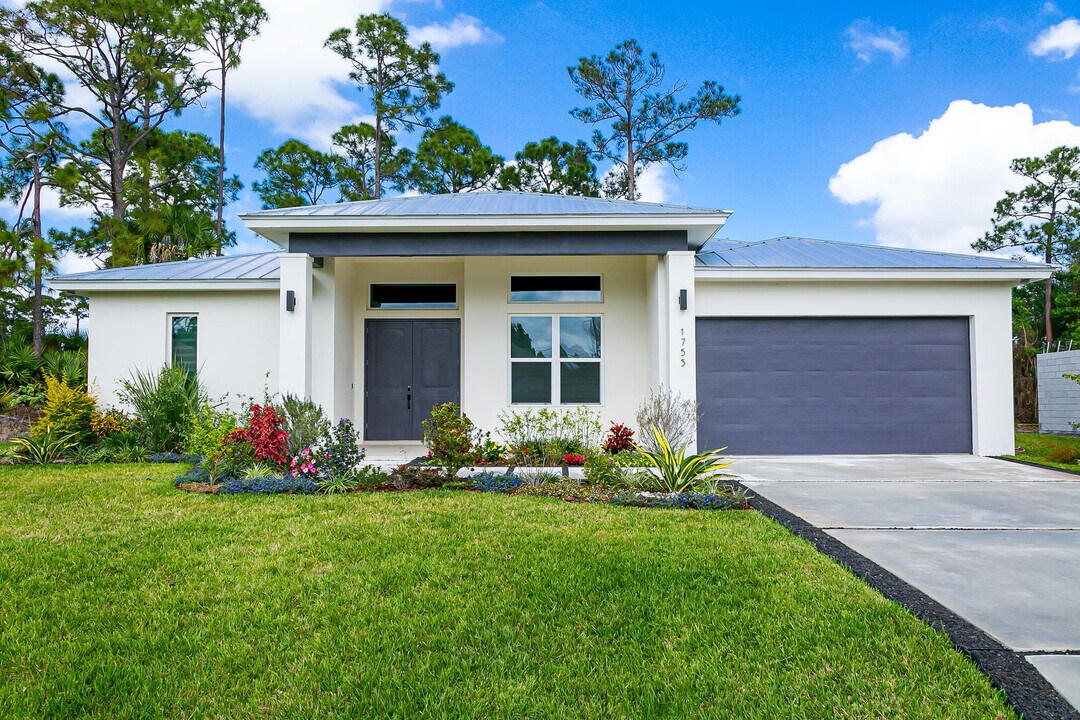 1755 SW Bellevue Ave in Port St. Lucie, FL - Building Photo