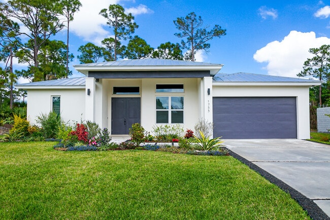 property at 1755 SW Bellevue Ave