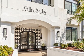 Villa Sofia (Woodman) in Sherman Oaks, CA - Foto de edificio - Building Photo