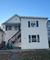 267 Brodhead Ave in East Stroudsburg, PA - Building Photo
