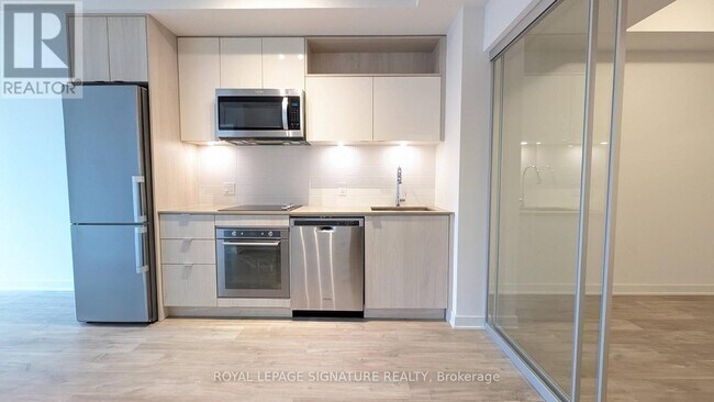 121 Lower Sherbourne St in Toronto, ON - Building Photo - Building Photo