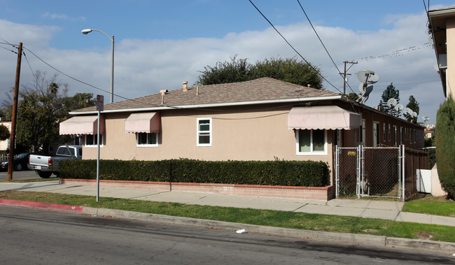 800 Mira Mar Ave in Long Beach, CA - Foto de edificio - Building Photo