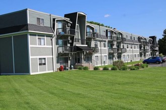 956 Place Apartments in Forest Lake, MN - Building Photo - Building Photo