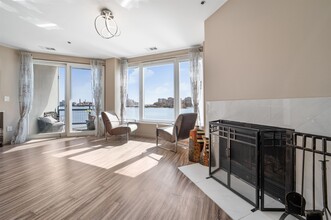 600 Harbor Blvd in Weehawken, NJ - Building Photo - Building Photo
