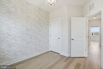 3599 Aster St in Fairfax, VA - Foto de edificio - Building Photo