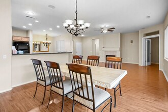 17547 W Calistoga Dr in Surprise, AZ - Foto de edificio - Building Photo