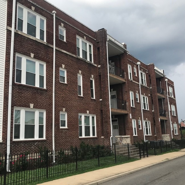 property at 606 N Roan St