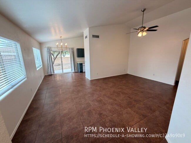 2848 S 65th Ave in Phoenix, AZ - Building Photo - Building Photo