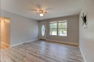 635 S Lanvale Ave in Daytona Beach, FL - Building Photo - Building Photo