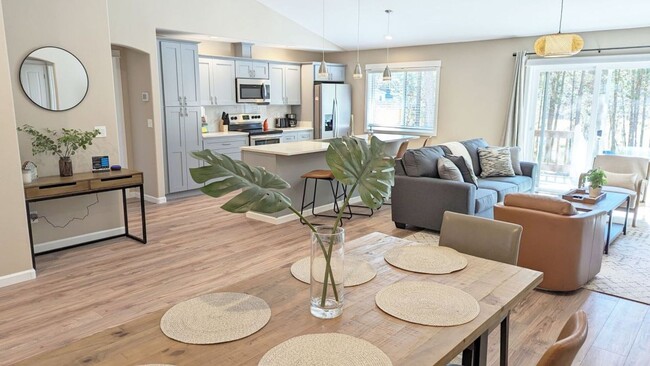 55962 Wood Duck Dr in Bend, OR - Building Photo - Building Photo