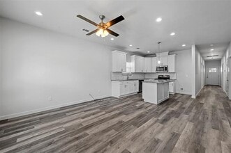 208 D St in Whitesboro, TX - Building Photo - Building Photo