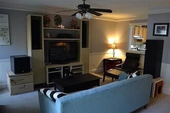305 Autumn Leaf Way in Norcross, GA - Foto de edificio - Building Photo