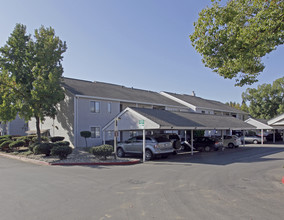 Lakeside Village in Marysville, CA - Building Photo - Building Photo