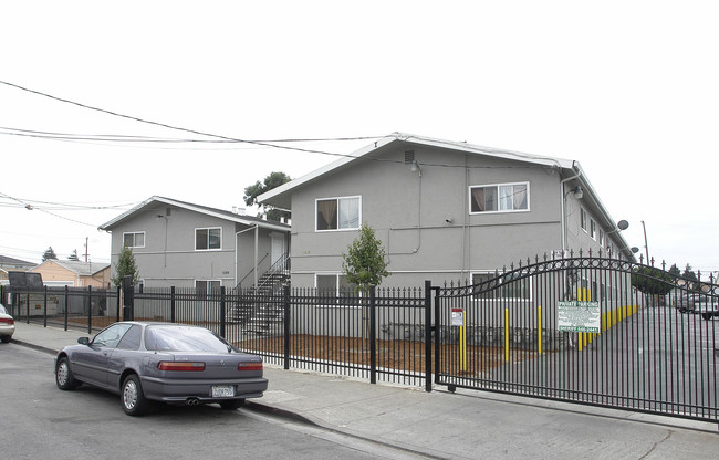 1318 Bush Ave in San Pablo, CA - Foto de edificio - Building Photo