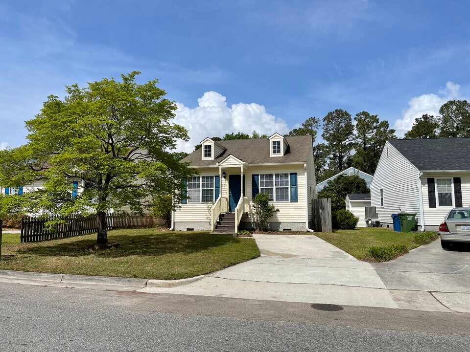 624 Varsity Dr in Wilmington, NC - Building Photo