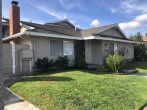 7260 Corsican Drive, Huntington Beach in Huntington Beach, CA - Building Photo - Primary Photo