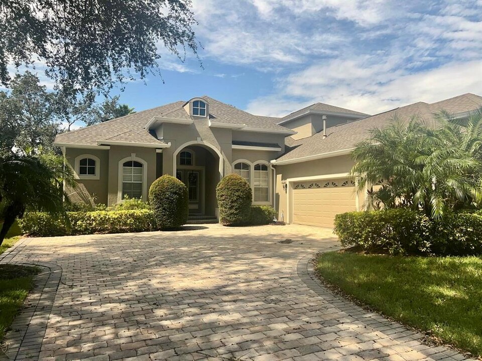 11437 Claymont Cir in Windermere, FL - Foto de edificio