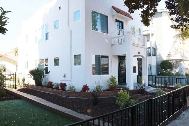 1041 Dawson Ave-Unit -1043 in Long Beach, CA - Building Photo - Building Photo