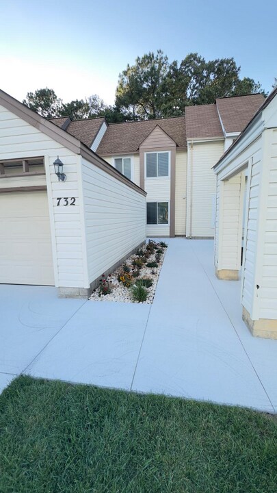 732 Hecate Dr in Virginia Beach, VA - Building Photo