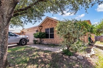 11800 Ponderosa Pine Dr in Fort Worth, TX - Building Photo - Building Photo