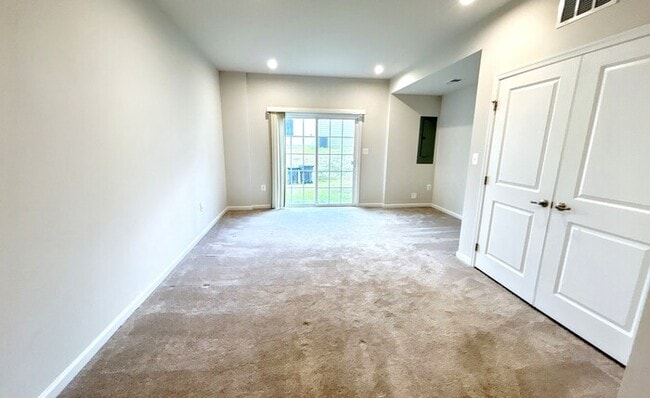 502 River Crest Way in Fredericksburg, VA - Building Photo - Building Photo