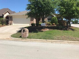 524 Caravan Dr in Fort Worth, TX - Building Photo
