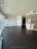 18 Yonge St in Toronto, ON - Building Photo