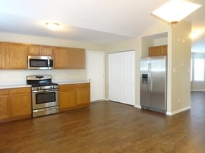 816 Shorewood Dr in Shorewood, IL - Building Photo - Building Photo