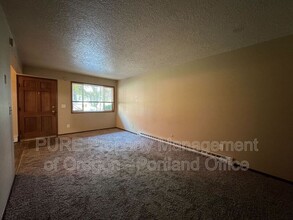 1117 SE 27th Ave in Portland, OR - Building Photo - Building Photo