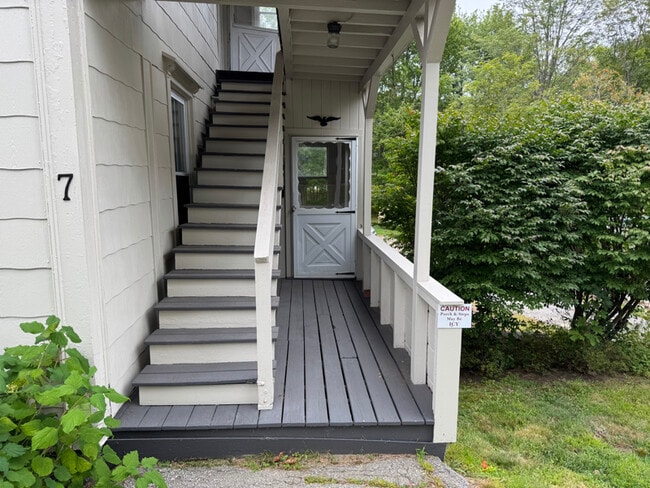 7 Spring St in Brunswick, ME - Foto de edificio - Building Photo