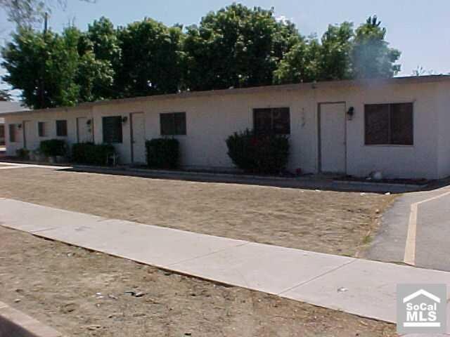 179-191 S Alessandro St in Hemet, CA - Foto de edificio - Building Photo