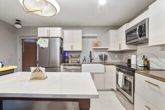 215 Live Oak Ave E in Defuniak Springs, FL - Building Photo - Building Photo