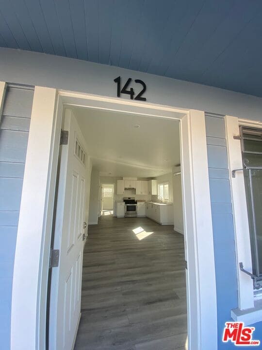 142 Douglas St in Los Angeles, CA - Building Photo - Building Photo