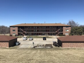 Williamsburg Apartments in Lincoln, NE - Foto de edificio - Building Photo