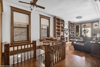 145 W Burton Pl, Unit 145 W Burton Place #1 in Chicago, IL - Foto de edificio - Building Photo