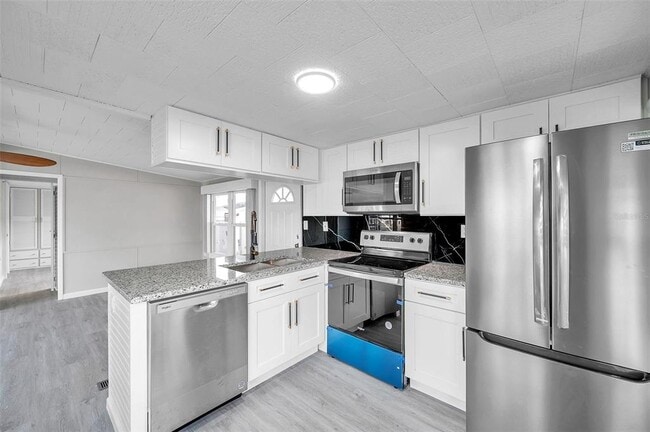 4851 W Gandy Blvd in Tampa, FL - Building Photo - Building Photo