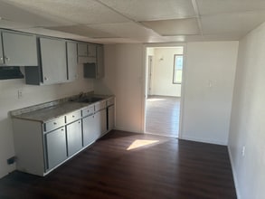 302 St John Dr in Sauget, IL - Building Photo - Building Photo