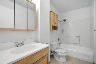 8740 Carter Cir in Anchorage, AK - Building Photo - Building Photo