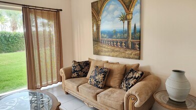 35 Harbour Isle Dr W in Fort Pierce, FL - Building Photo - Building Photo