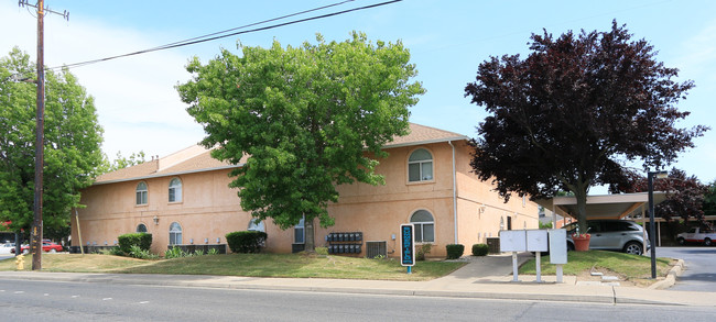 Summerfield Apartments in Yuba City, CA - Building Photo - Building Photo