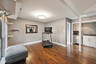 5704 Sam Houston Cir in Austin, TX - Building Photo - Building Photo
