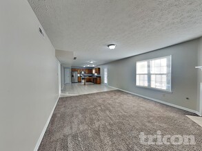 614 Eastpointe Dr in Shelbyville, IN - Building Photo - Building Photo