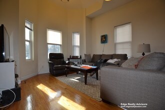 233 Boylston St, Unit 3 in Brookline, MA - Building Photo - Building Photo