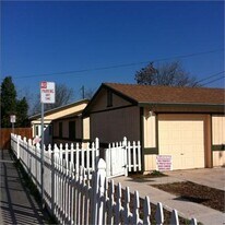 732 E 3rd St in Bakersfield, CA - Building Photo