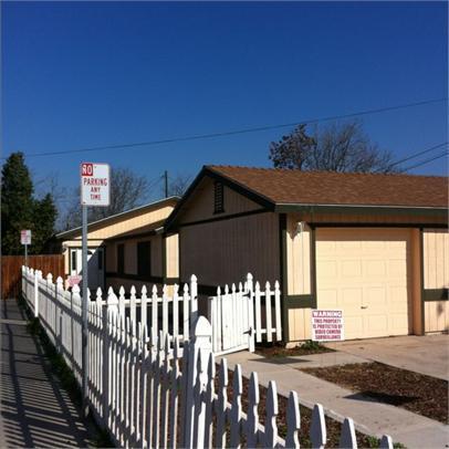 732 E 3rd St in Bakersfield, CA - Foto de edificio